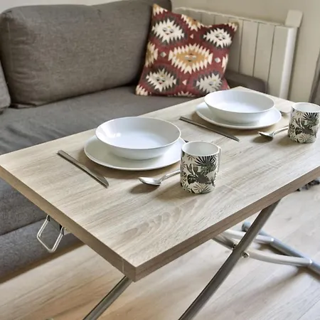 Vivienne - Welkeys Apartment